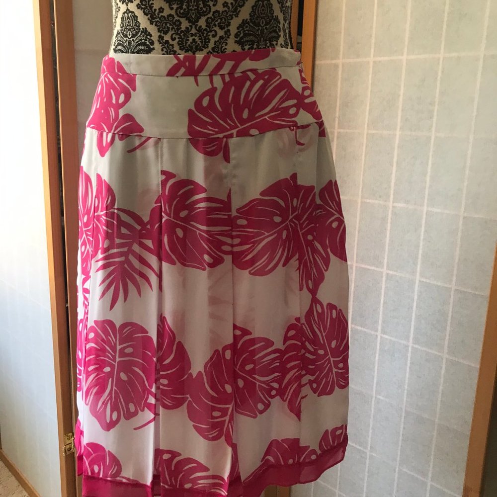 Pink and white pleated skirt
